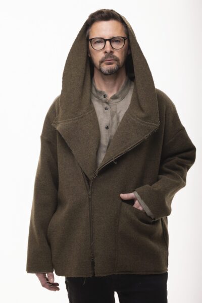 Zielony mech - wełniana kurtka o kroju oversize