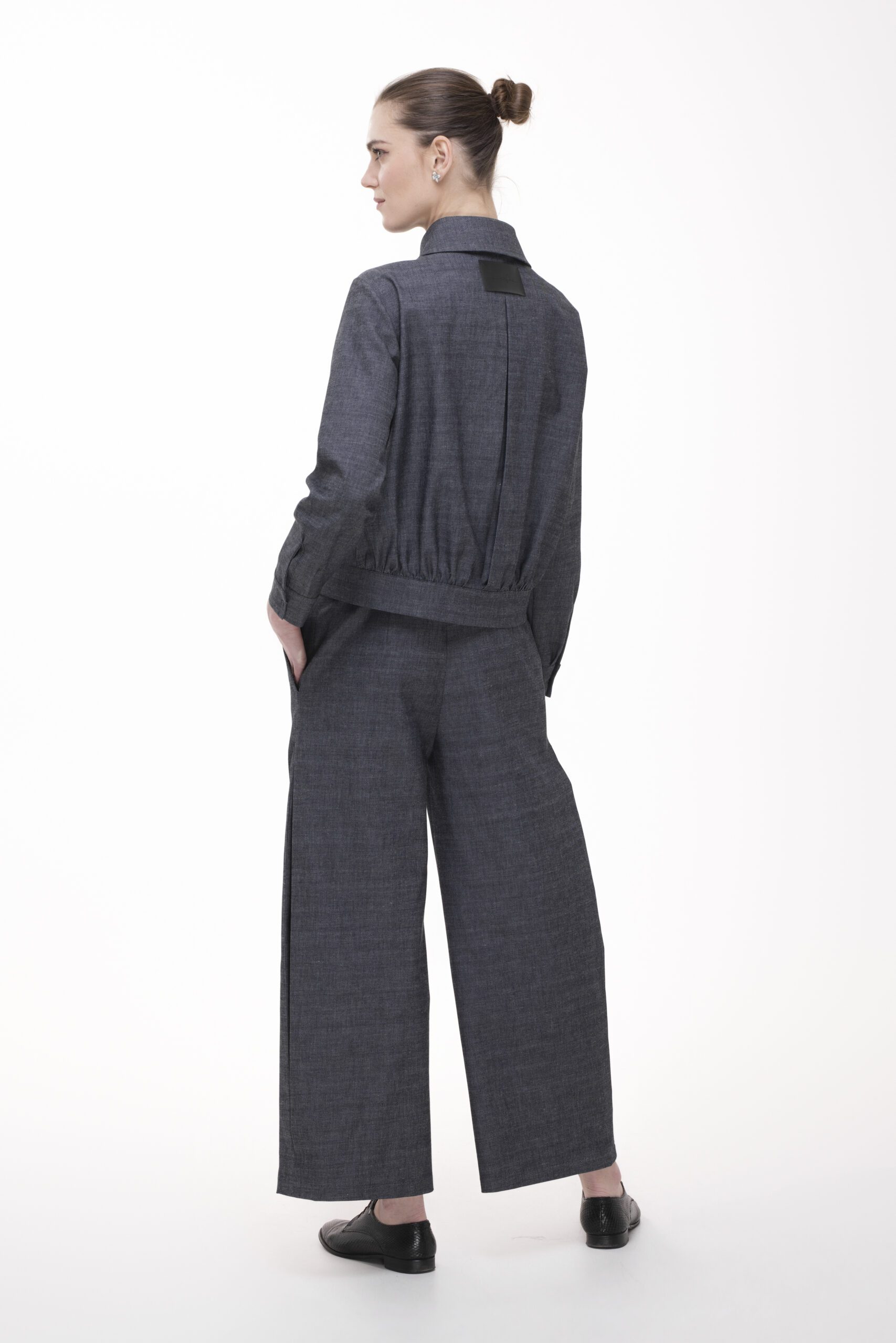 KONTURY JEANS - spodnie z bocznymi kontrafałdami - obrazek 5